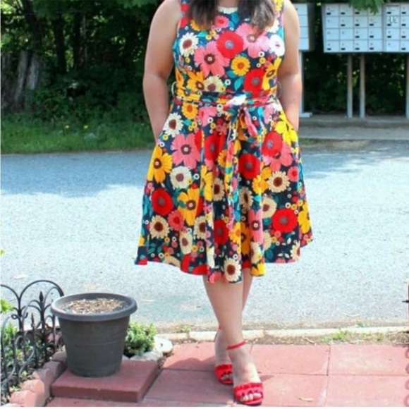 Floral Sleeveless Dress - Picture 4 of 4